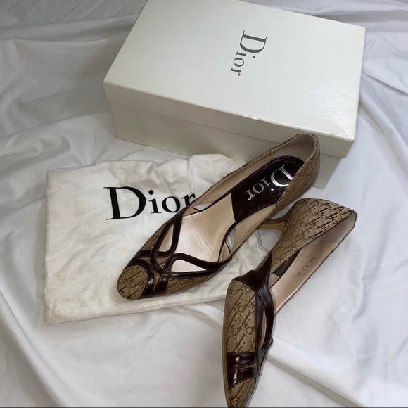 Dior - Picture 1 of 4